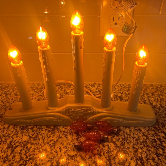 Vintage Electric Christmas Candelabra 5 Pillar Drip With 4 Replacement Bulbs - Picture 2 of 7